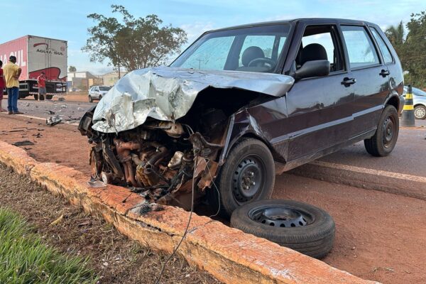COLISÃO NA BR-174 DEIXA MULHER FERIDA EM PONTES E LACERDA