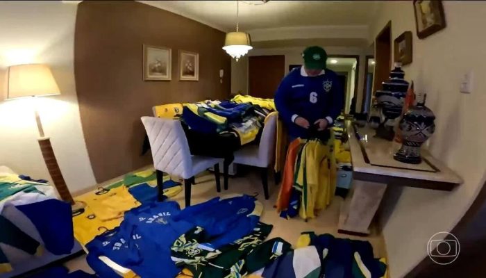 Colecionador tem 700 camisas da Seleção usadas por jogadores
