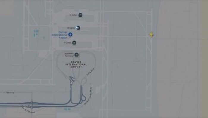 Um pedestre morreu após ser atropelado por um avião da Frontier Airlines durante a decolagem no...