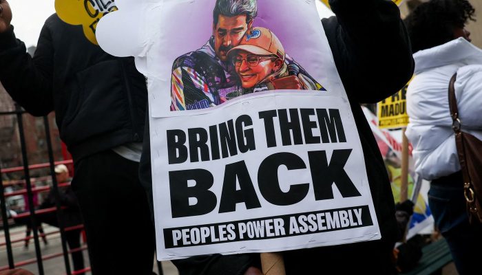 © SHANNON STAPLETON